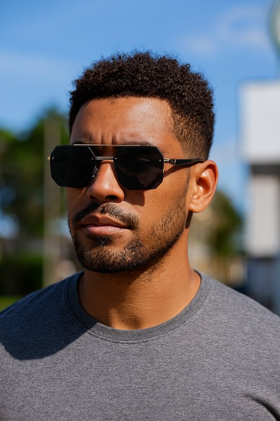 Lunettes de soleil homme – Monture en métal argenté – Verres géométriques gris foncé – Design octogonal – Branches noires
