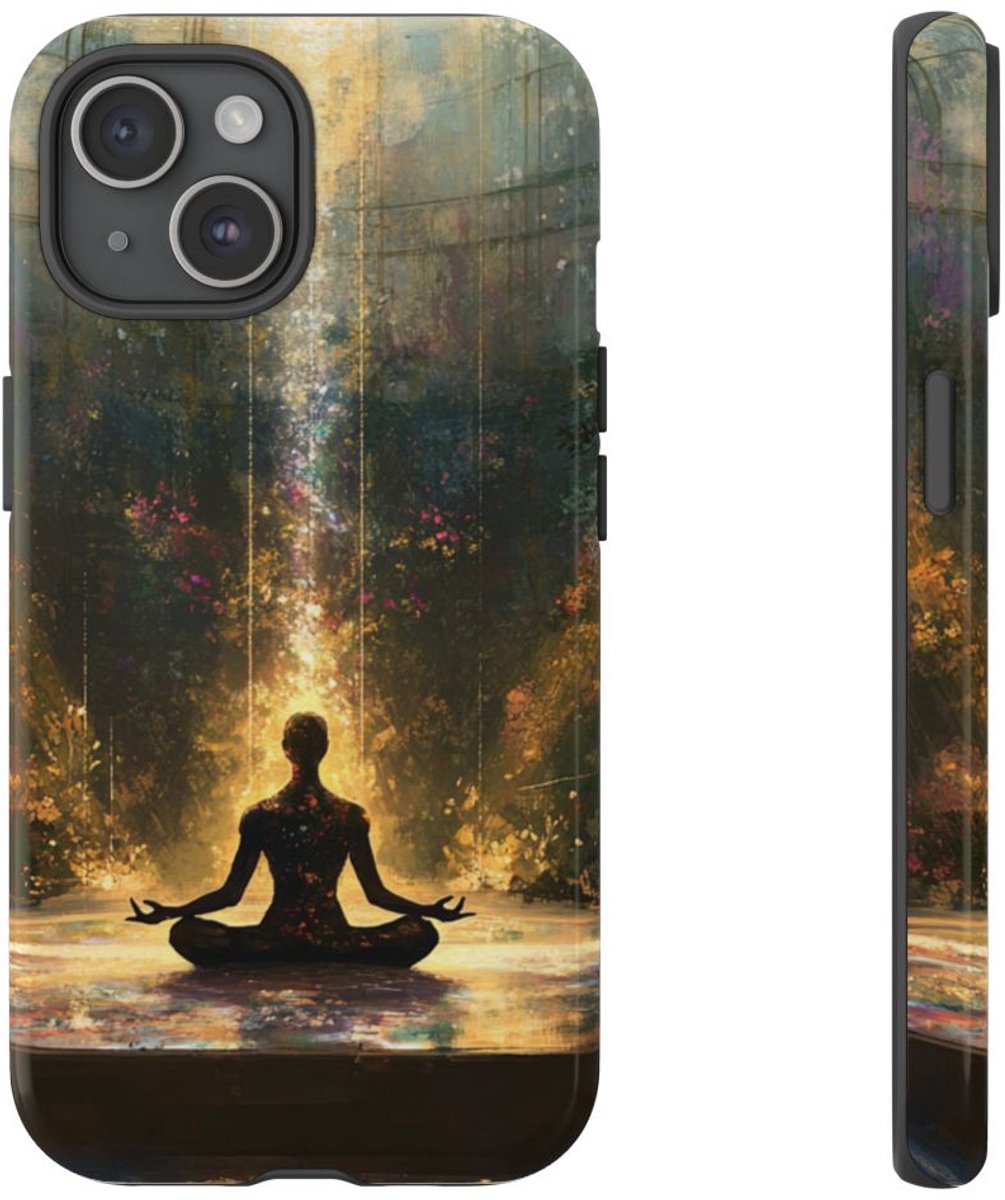 Mediterende Silhouet met Stralend Licht – Telefoonhoesje Geschikt voor iPhone 15