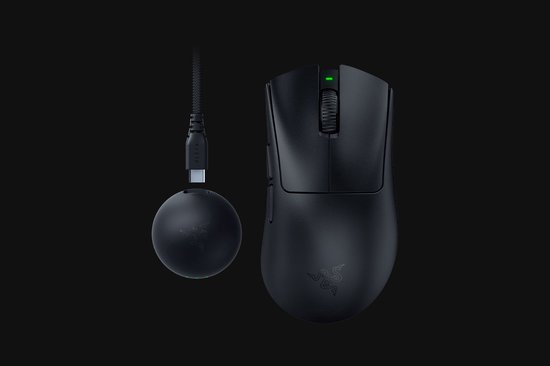 Zwarte Razer gaming muis met USB-C dongle.