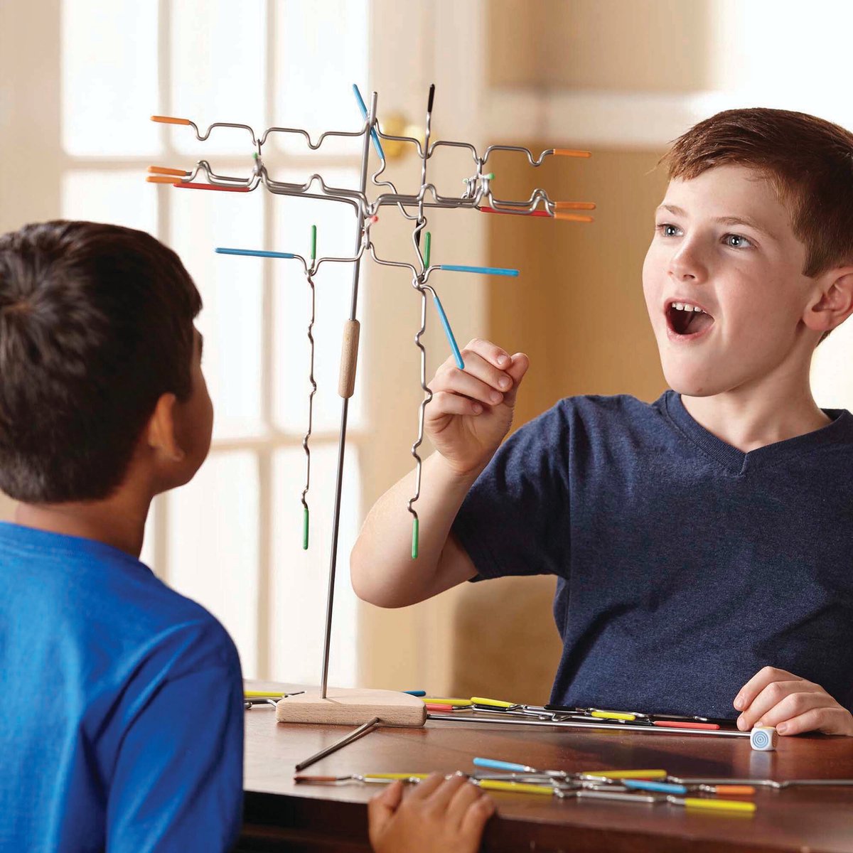 Spin Master Games - Suspend - Een evenwichtig familiespel met lastige haken en vaste handen leuke activiteit voor kinderen volwassenen en spelletjesavond met het hele gezin educatief speelgoed 1-4 spelers — cadeau in Spellen & Speelgoed - foto 5