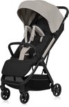 Zwarte buggy met een lichtgrijze zonnekap en zitting, een grijze 5-puntsgordel en zwarte wielen.