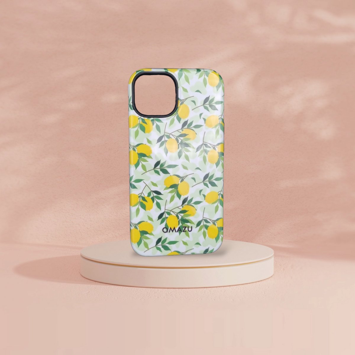 OMAZU premium luxury case- Geschikt voor - Apple iPhone 15 Pro Max - Anti-Shock Case/ Hoesje - hoge kras krasbestendigheid - Kleur Summer Lemon- incl gratis opberg pouch