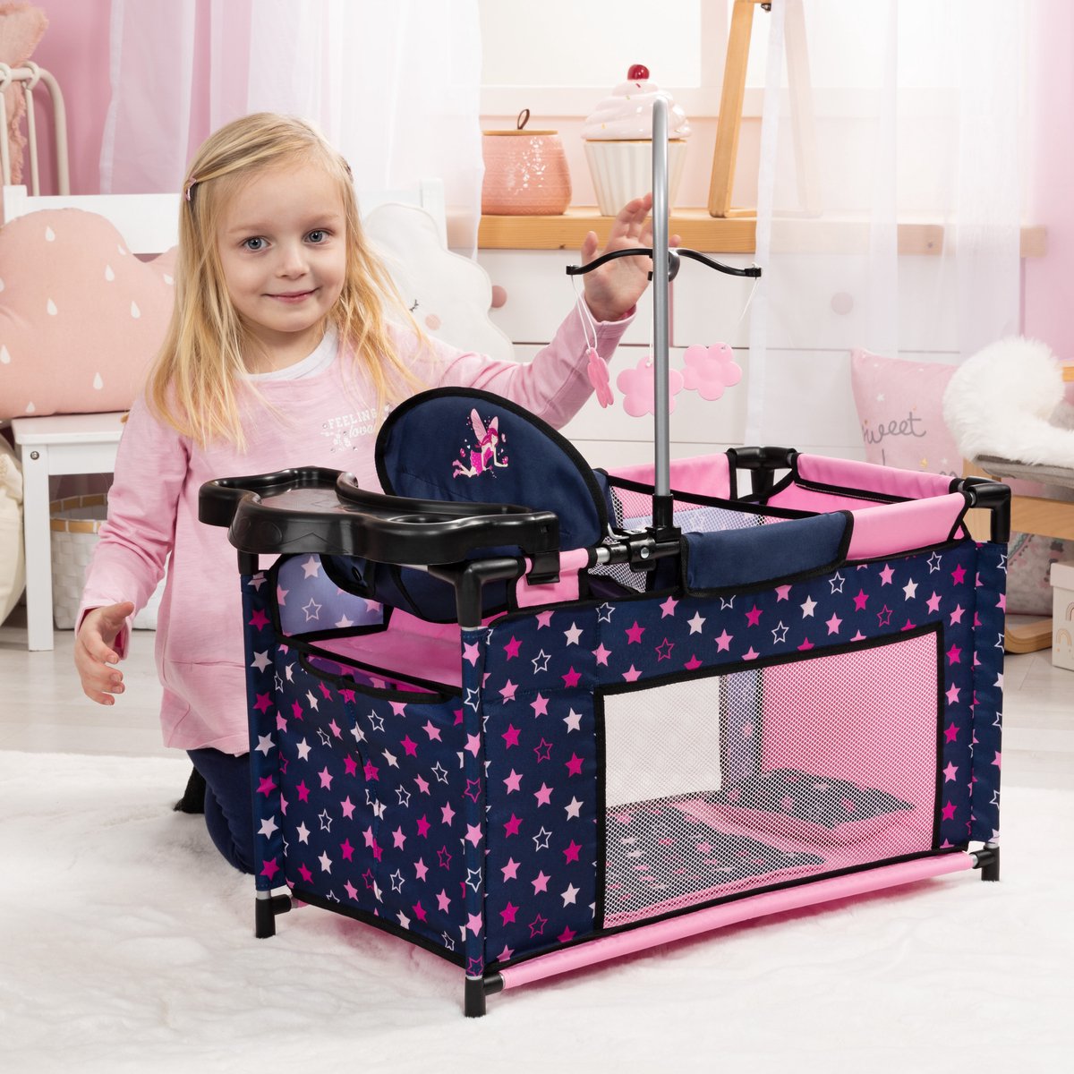 Bayer Design - Poppenbed met geïntegreerde kinderstoel, kastcompartiment, mobiel, kussen, dekbed, poppenaccessoires in blauw met sterren — afbeelding 7