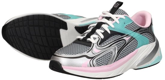 Een paar Skechers S2K sneakers in zilver, roze en mintgroen, één schoen ligt op zijn zijkant.