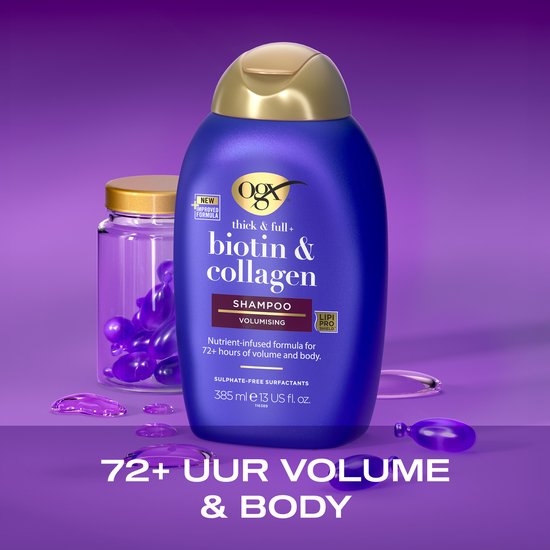 Paarse OGX Biotine & Collageen Shampoo fles met gouden dop. '72+ UUR VOLUME & BODY'.