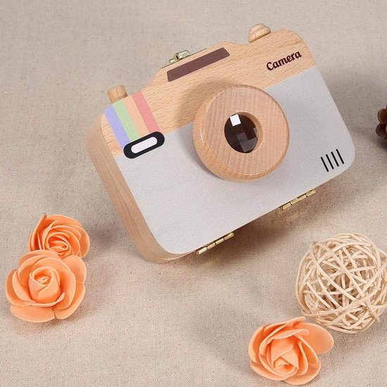 Zwart Kindgezicht En Meisjesportret Met Een Glimlach-geluk En Schattige Kleren Handen Voor Foto Gelukkig Kind Aan Tafel Mode 268613262