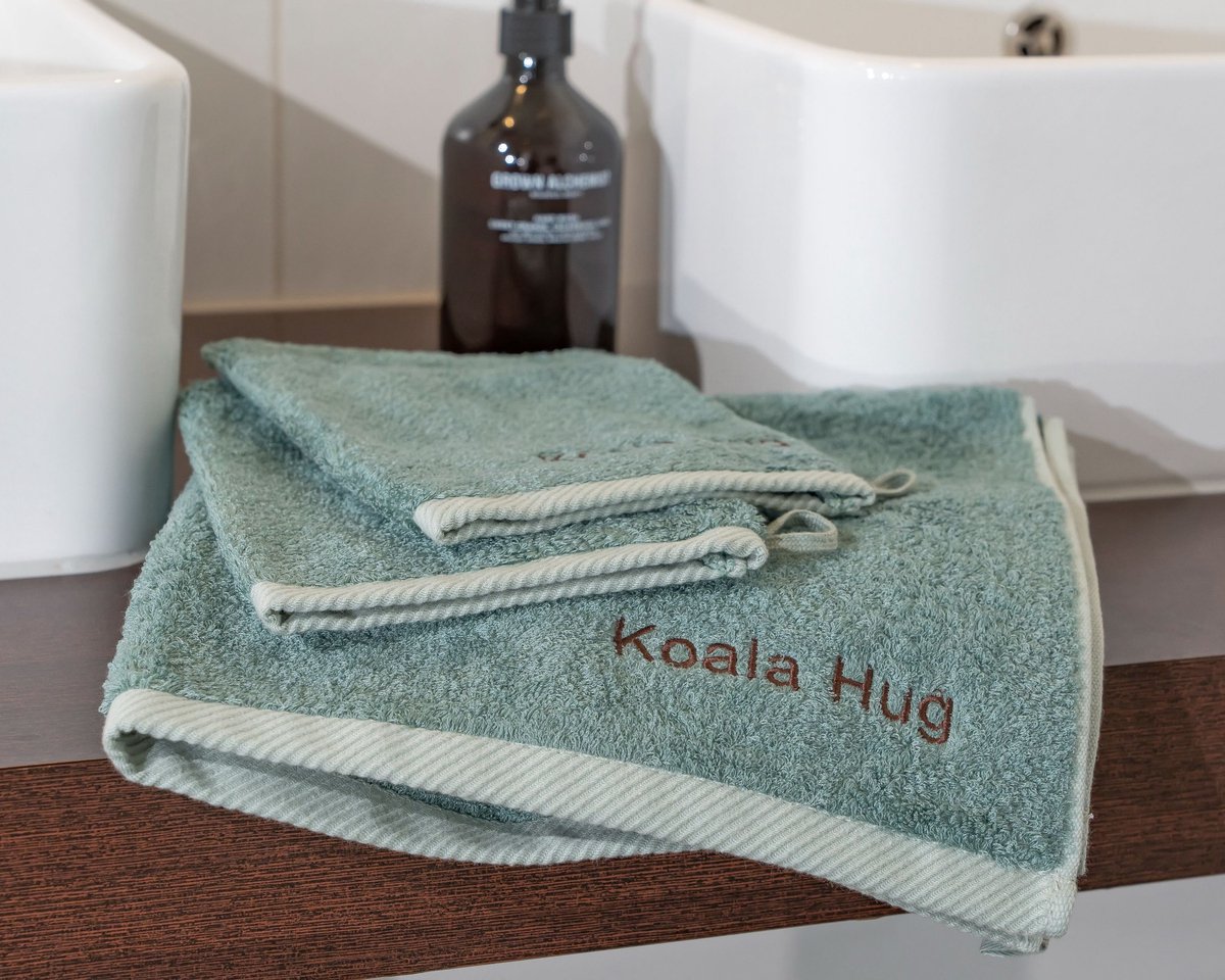 KOALA HUG Tencel Lyocell badhanddoek 60x110 Woudgroen; Hypoallergeen & Antibacterieel | Zacht voor huid & haar | Sneldrogend | Blijft langer fris | Kleurvast | Energiezuinig in productie en in gebruik | Goed alternatief voor katoen