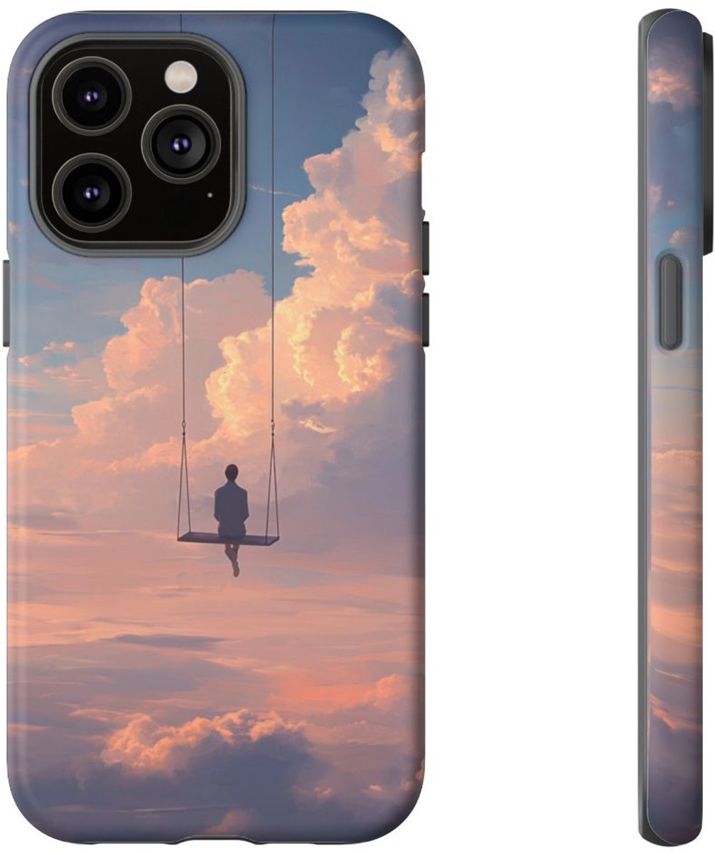 Persoon op Schommel tussen Wolken – Telefoonhoesje Geschikt voor iPhone 14 Pro Max