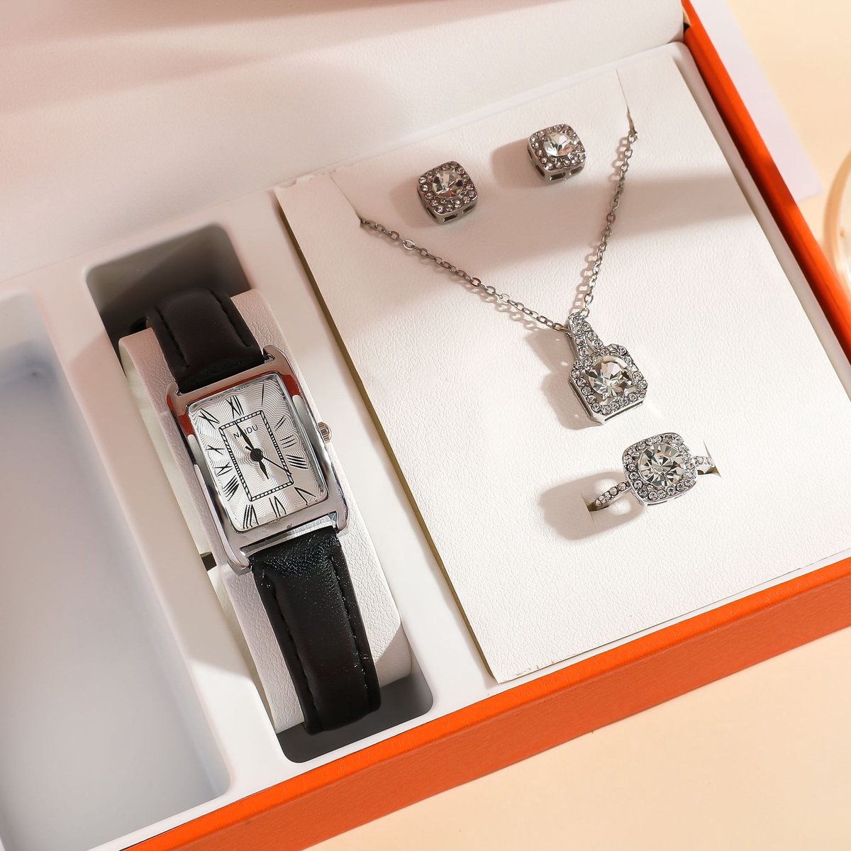 Schmuckset 5-delig Cadeau voor Dames - Horloge, Ketting - Ring - Oorbel - ring sieraden set. Jewelry Set - Cadeaus voor vrouwen - Kerstmis - Valentijnsdag - huwelijksverjaardag - Moederdag - Dag van de Leraar - verjaardagen