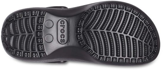 Onderkant van een zwarte Crocs klomp met plateauzool, met profiel en Crocs logo.