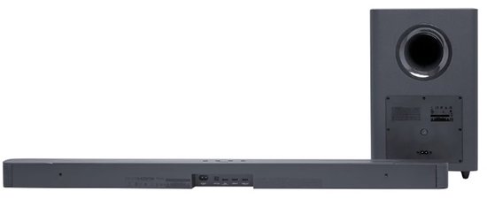 Zwarte JBL soundbar met draadloze subwoofer en afstandsbediening, achterkant soundbar zichtbaar.