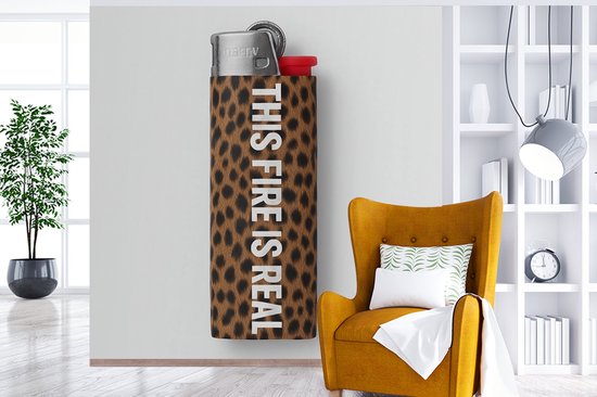 Behang - Fotobehang Aansteker - Quote - Panterprint - Breedte 220 cm x hoogte 220 cm