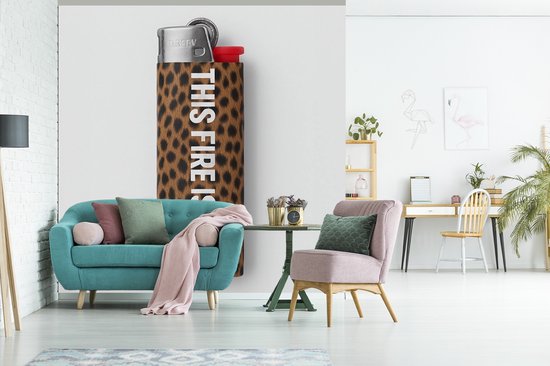 Behang - Fotobehang Aansteker - Quote - Panterprint - Breedte 220 cm x hoogte 220 cm
