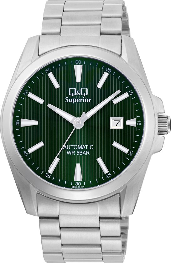 Zilverkleurig herenhorloge met donkergroene wijzerplaat met streepjes, datumaanduiding en zilverkleurige band.