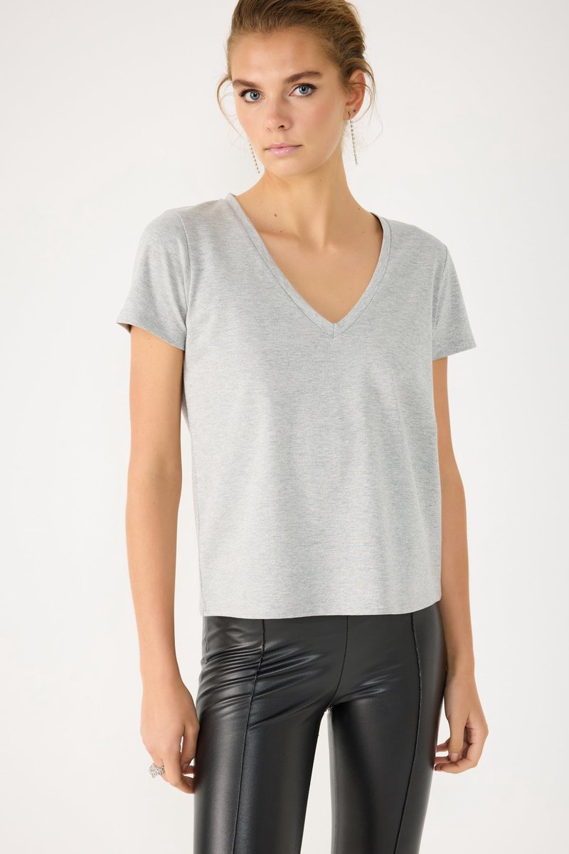 T-shirt basique brillant à col en V