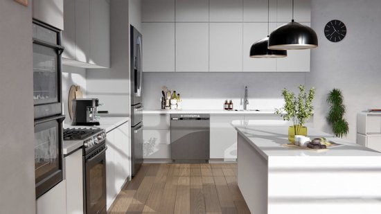 Moderne witte keuken met roestvrijstalen apparaten, een kookeiland en zwarte hanglampen.