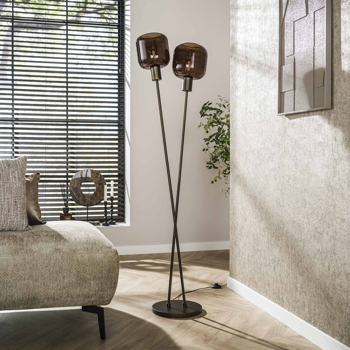 PS-Collection Vloerlamp Bronza 2L - Brons - Metaal/Glas - 46x30x167 cm - vloerlampen woonkamer, staanlamp, vloerlamp zwart, vloerlamp industrieel, vloer lamp, staande lampen woonkamer, staande lampen, staande lamp industrieel thumbnail 2