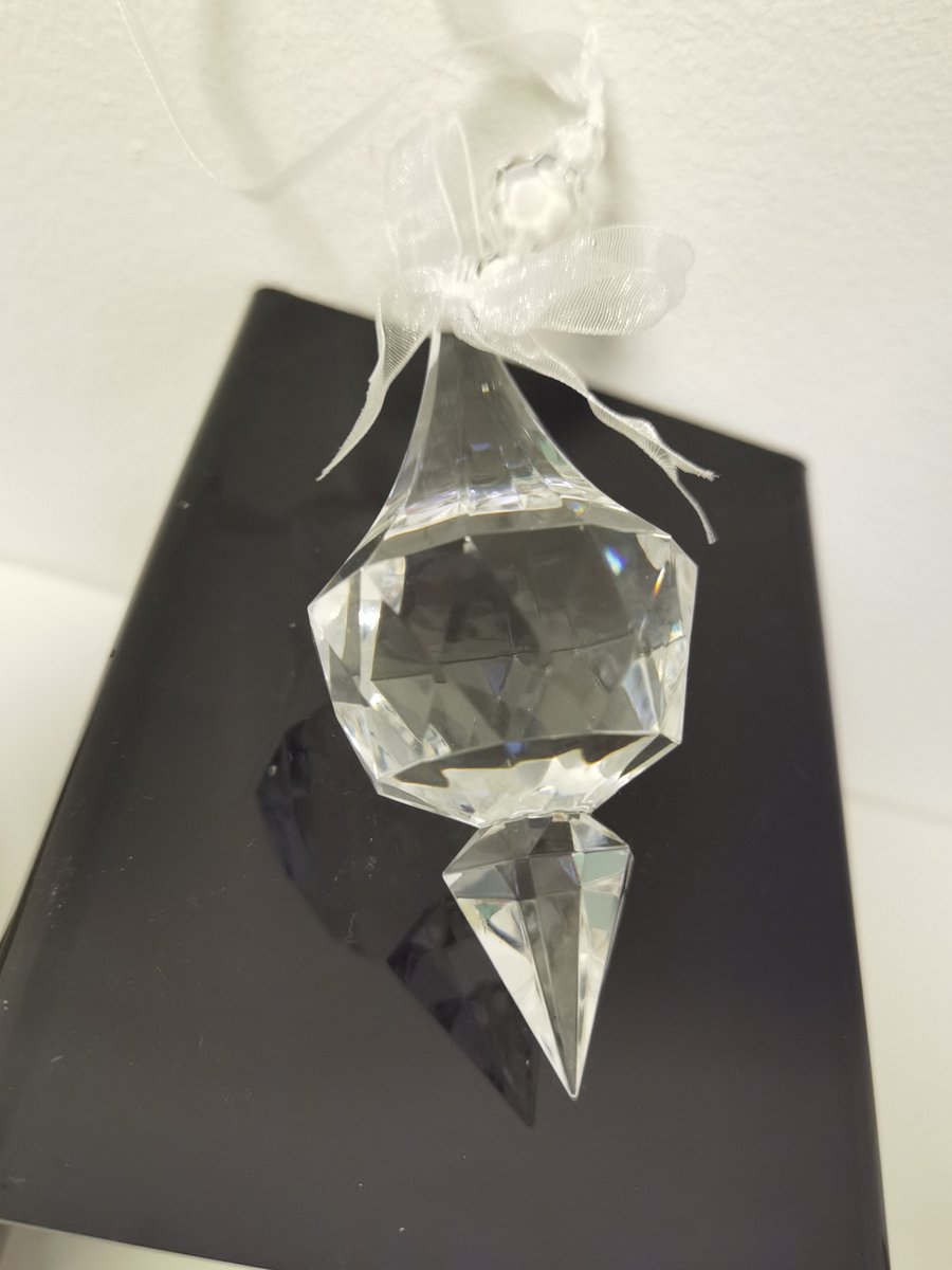 Hanger - Decoratie - Elegante - Acryl - Incl. koord - Sjiek in hanglamp. 23xØ5cm.