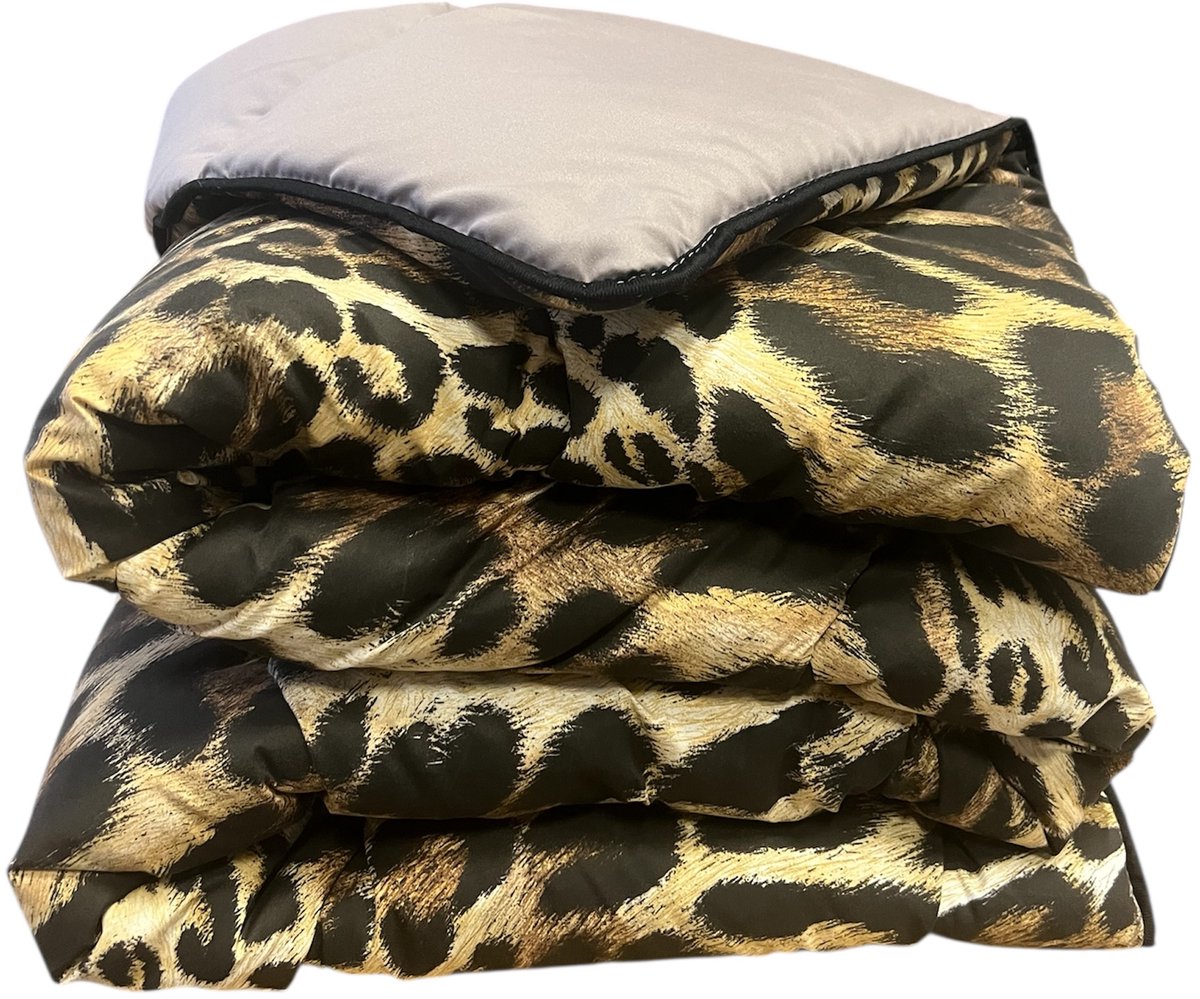 princessdekbedden Princessdekbed - Luxe Hoesloos Dekbed 240x220 cm - 2-Persoons Lits-jumeaux - Panterprint Taupe - All Year Comfort - Wasbaar & Anti-Allergisch - Dekbed zonder Overtrek