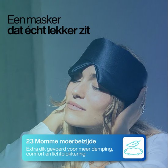 Vrouw met een donkerblauw zijden slaapmasker op. Extra dik gevoerd voor meer demping.