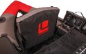 Close-up van een grijze en rode bellyboat met rood 'ULTIMATE' logo op rugleuning.