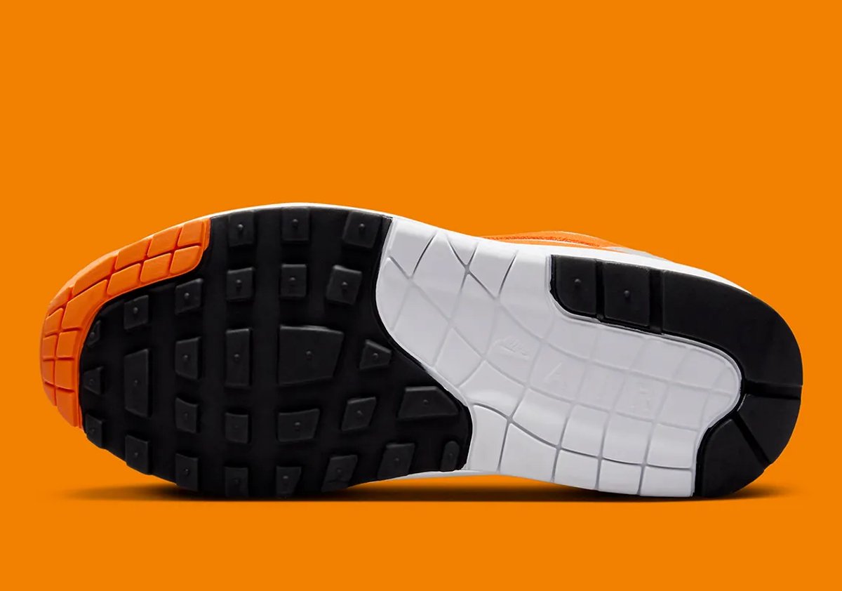 nike air neon orange