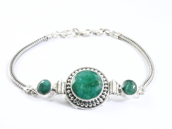 Bracelet artisanal en argent avec émeraude