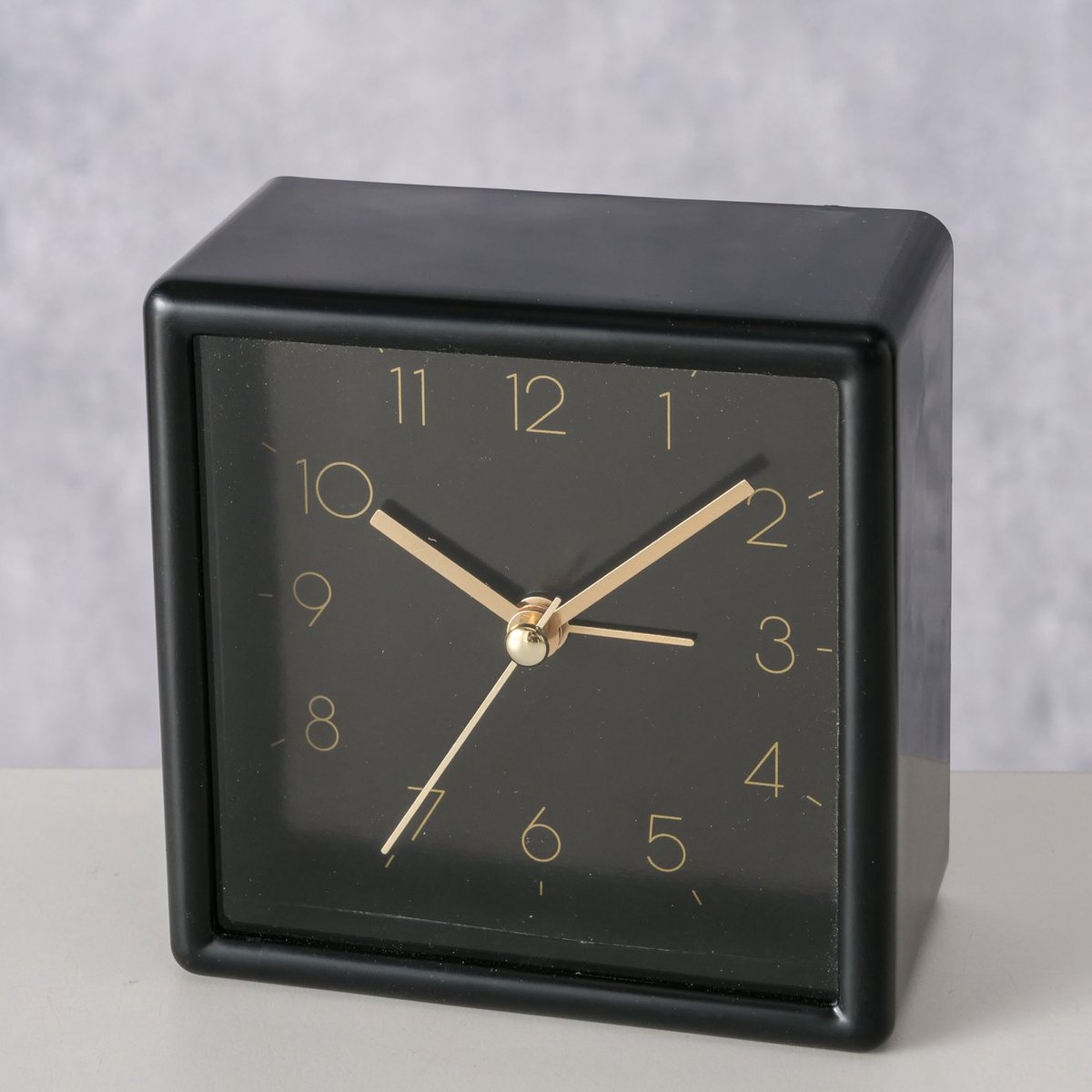 Reiswekker - klok - Slaapkamer tafel klokje - Tafelklok - Zwart - Goud - 9.5x9.5x4.5cm. - Unic