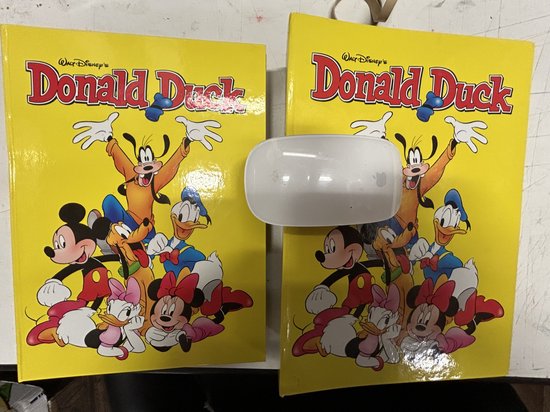 Donald Duck weekblad complete jaargang 2004 in 2 mappen