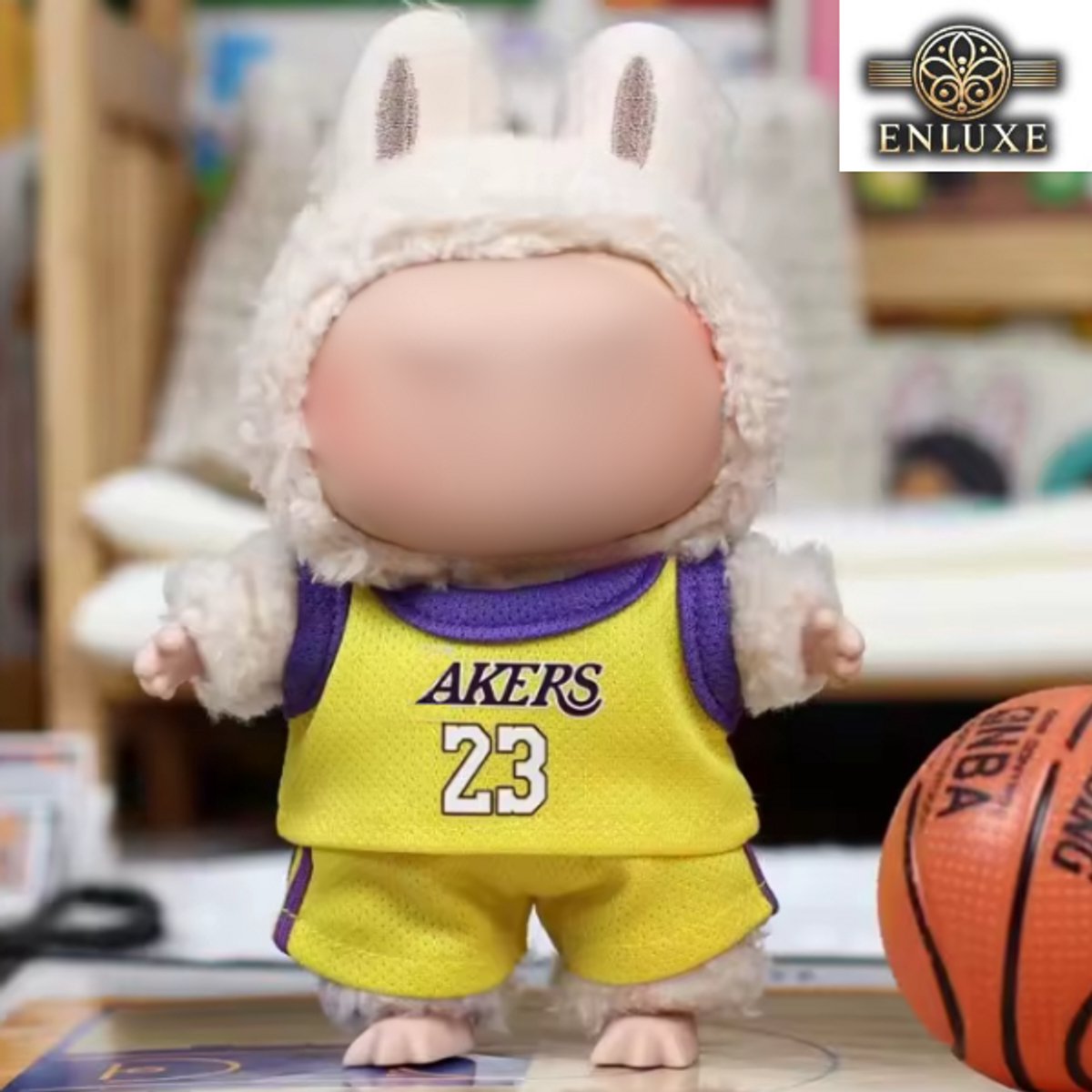 Basketbal Outfitje Kleding – Wit en Paars – Akers Stijl Sportieve Cute Look Geschikt voor Labubu (Pop Niet Inbegrepen)