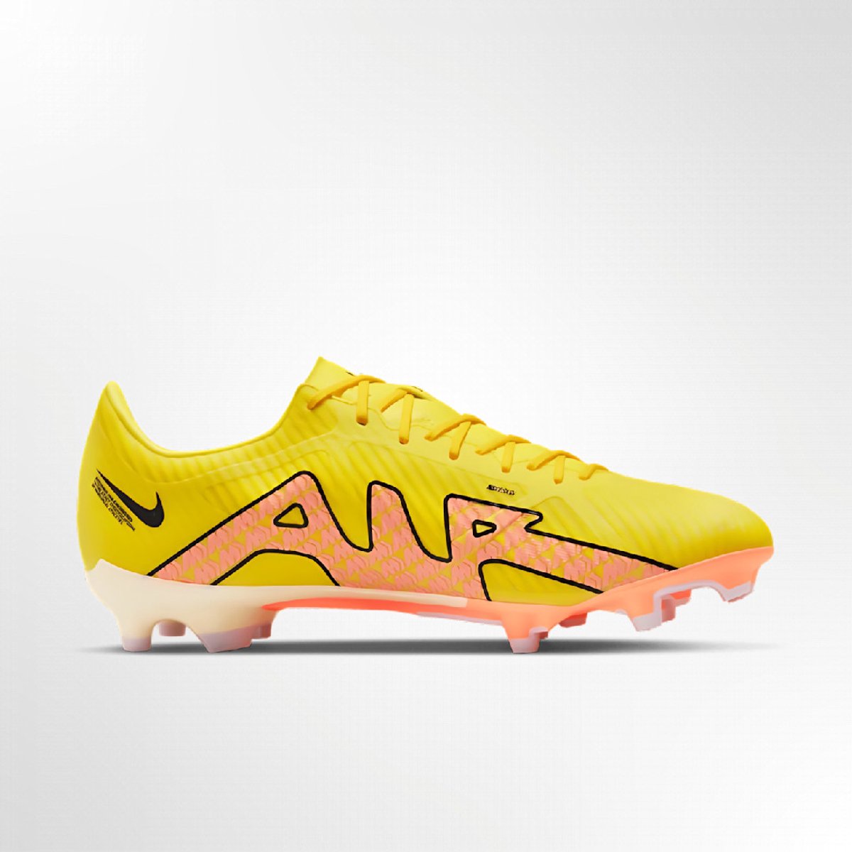Nike Zoom Vapor 15 Academy unisex voetbalschoen in geel, maat 39, zonder deksel op de doos.
