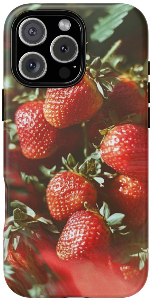 Frisse Rode Aardbeien in Tros – Telefoonhoesje Geschikt voor iPhone 16 Pro Max