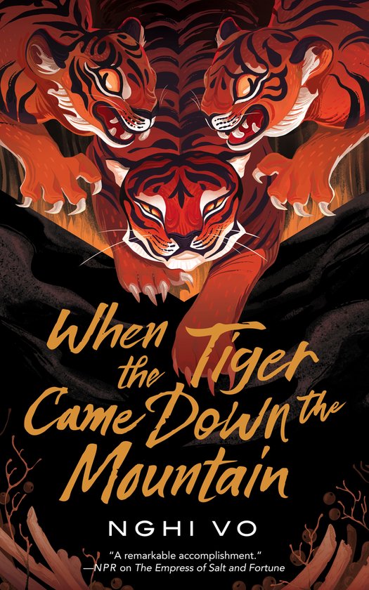 Boekomslag met de titel 'When the Tiger Came Down the Mountain' van Nghi Vo. Drie tijgerkoppen met oranje vacht en zwarte strepen domineren de afbeelding.
