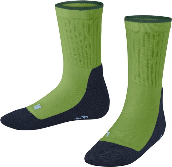 Groene sokken met donkerblauwe tenen, hielen en boord. Wit logo op de zijkant.