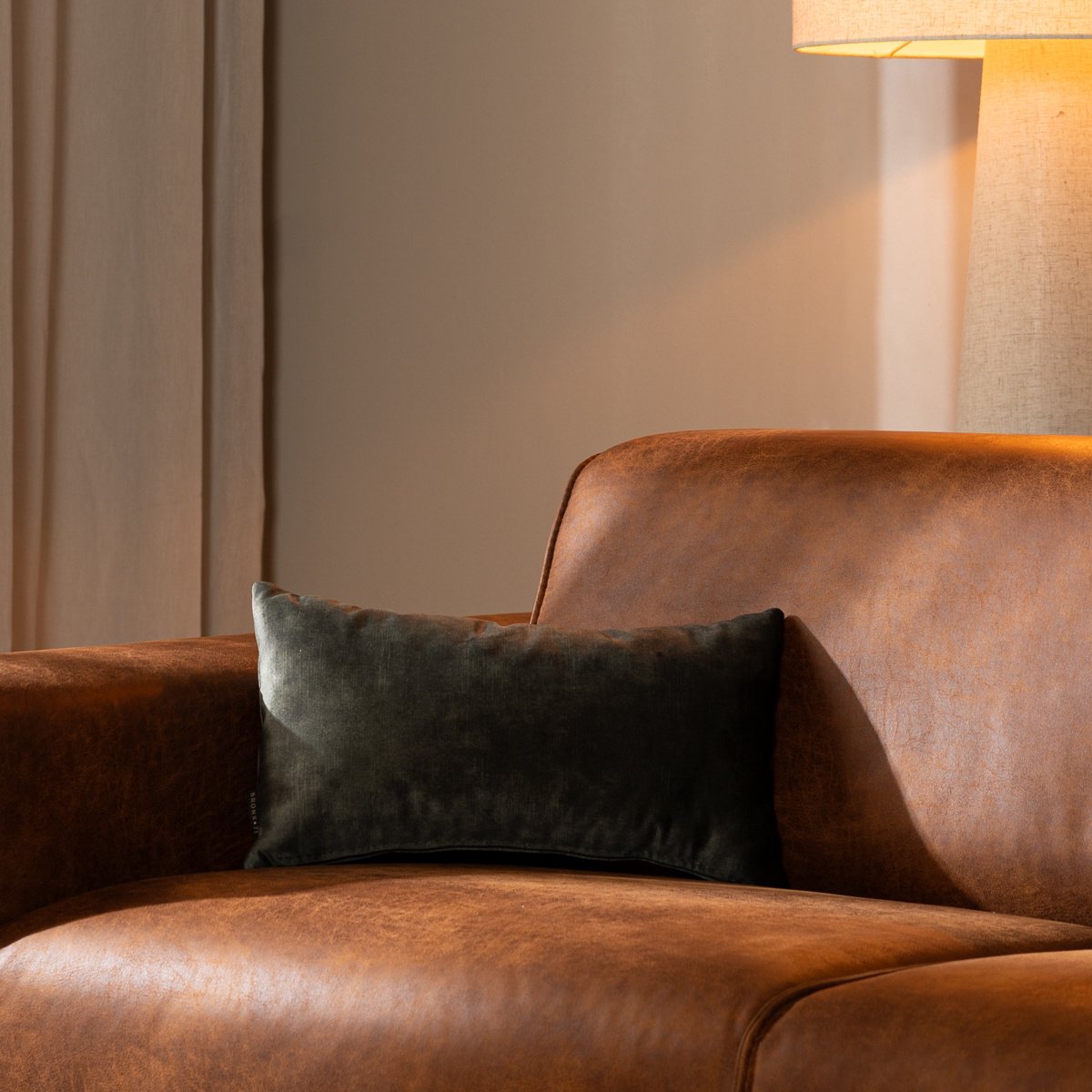Bronx71 Sierkussen Beau velvet donkergroen 25 x 45 cm Olive / groen