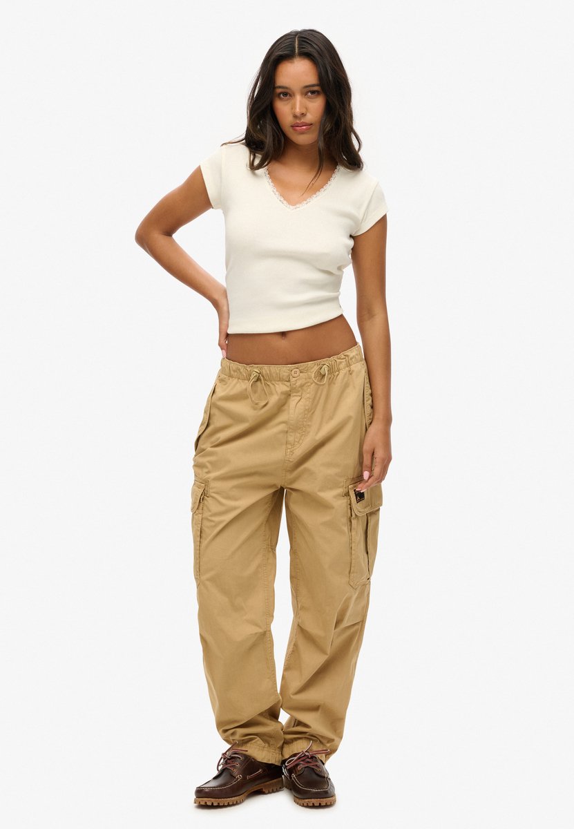 Superdry Oversized baggy parachutebroek Dames Broeken Beige