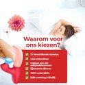 Een vrouw slaapt in bed, naast een rode vibrator met flexibele tong. Tekst benadrukt 10 standen, USB-oplaadbaar, waterdicht en stil.