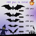 140 autocollants muraux chauve-souris noirs pour Halloween de différentes tailles, de 7,9"x1,9" à 3,1"x2,2". Inclut une citrouille avec chapeau et une sorcière.