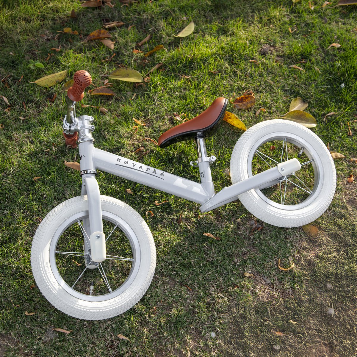 Køvapää - Loopfiets - Met Naamsticker - loopfiets 2 jaar - luchtbanden - 12 inch - Grijs — afbeelding 3