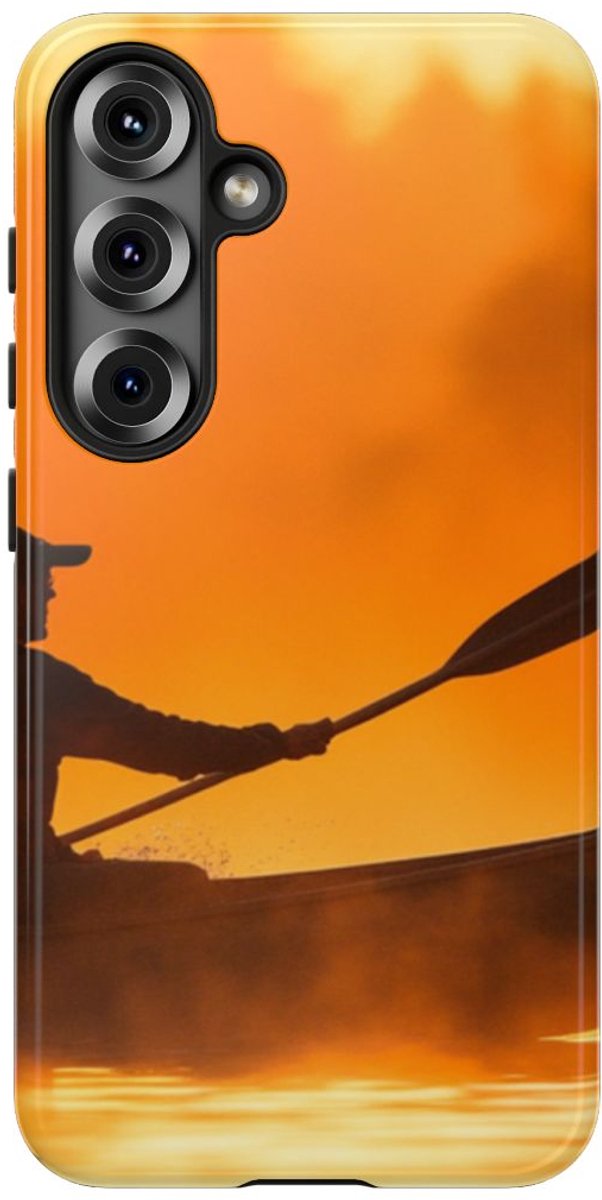 Silhouet van Kanoër bij Zonsondergang – Telefoonhoesje Geschikt voor Samsung Galaxy S25
