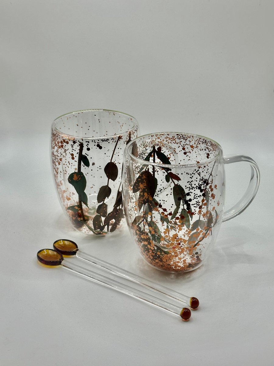 2 Unieke handgemaakte dubbelwand Koffie en Theeglazen met gedroogde bloemen - 350ml - Inclusief 2x Lepels - Latte Macchiato Glazen - Cappuccino Glazen - Koffieglazen