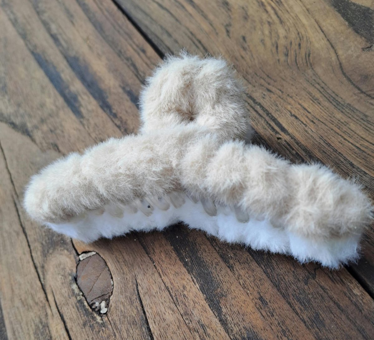 Haarklem fluffy met 2 kleuren Wit/Beige - Haarklemmen - Haaraccessoires