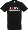 T-shirt noir avec le texte "I ❤️ MY GIRLFRIEND" en lettres blanches et un cœur rouge.