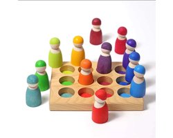 Houten poppetjes en sorteerplank regenboogkleuren