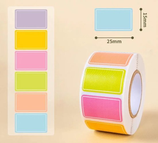 Rollen met kleurrijke labels en een sheet met gestapelde labels in pastelkleuren. Afmetingen 25mm x 15mm.