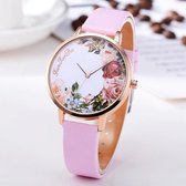 Elegant horloge met rozen en roze band