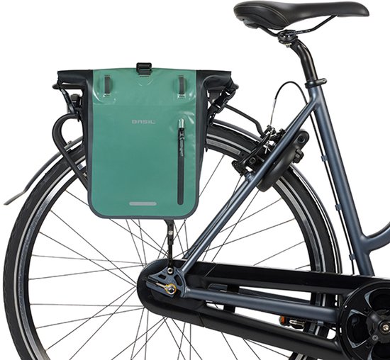 Basil Rivo - Enkele fietstas - 12-15 liter - MIK Hooks - Waterdicht - Reflectie details - Tarpaulin - groen van Basil — afbeelding 5