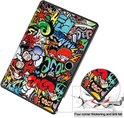 Zwarte tablethoes met graffiti print, met details van verstevigde hoeken.