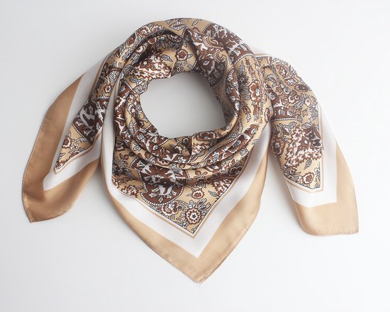 Kara scarf- Accessories Junkie Amsterdam- Dames- Bandana's- Halsdoek- Sjaaltje- Viscose Zijde- 70x70cm- Bloemen print- Roze