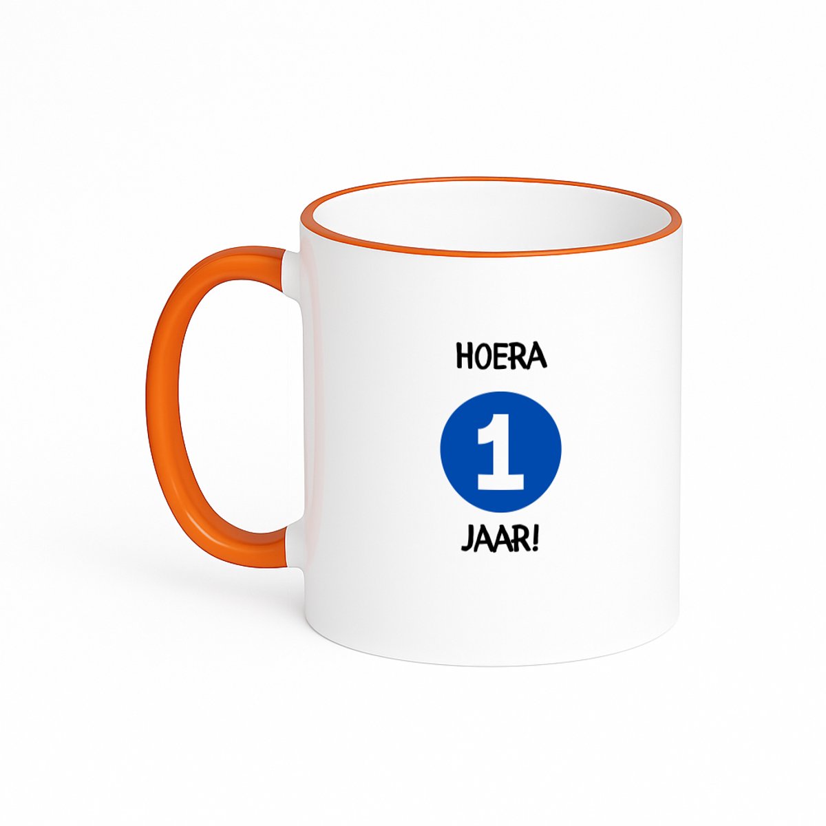 Hacebo® - Hoera 1 jaar koffiebeker met gekleurde rand oranje - Verjaardag - Jarigen - thee mok - koffie beker - Verjaardagscadeau - baby - Happy birthday - koffiemok - 330 ML